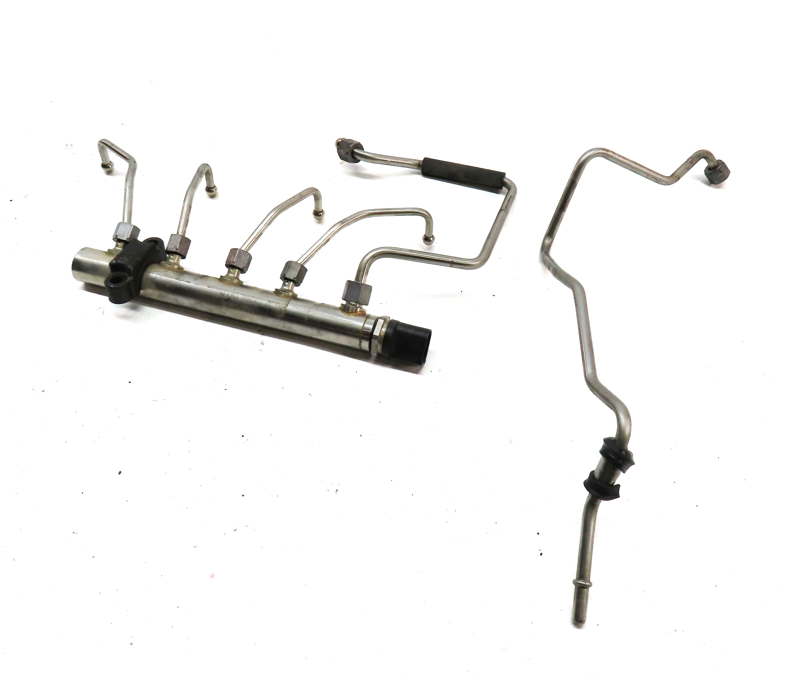 2014 BMW 320XI (F30) 2.0L (N20) ENGINE FUEL RAIL w/ LINES & PRESSURE SENSOR — exact item pictured